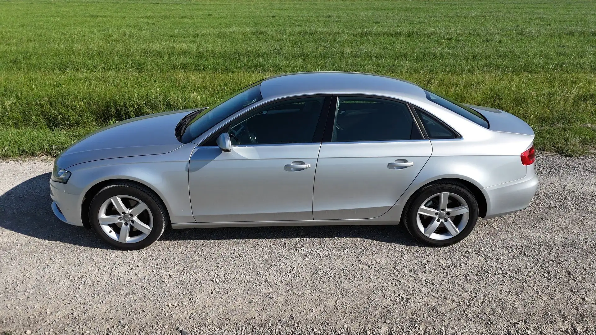 Audi A4 A4 1.8 TFSI Ambiente AHK HU/AU neu Silber - 2