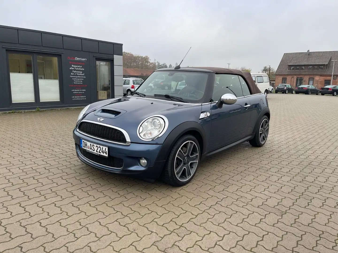 MINI Cooper S Cabrio TÜV NEU Navi Leder Ganzjahresrei Blau - 1