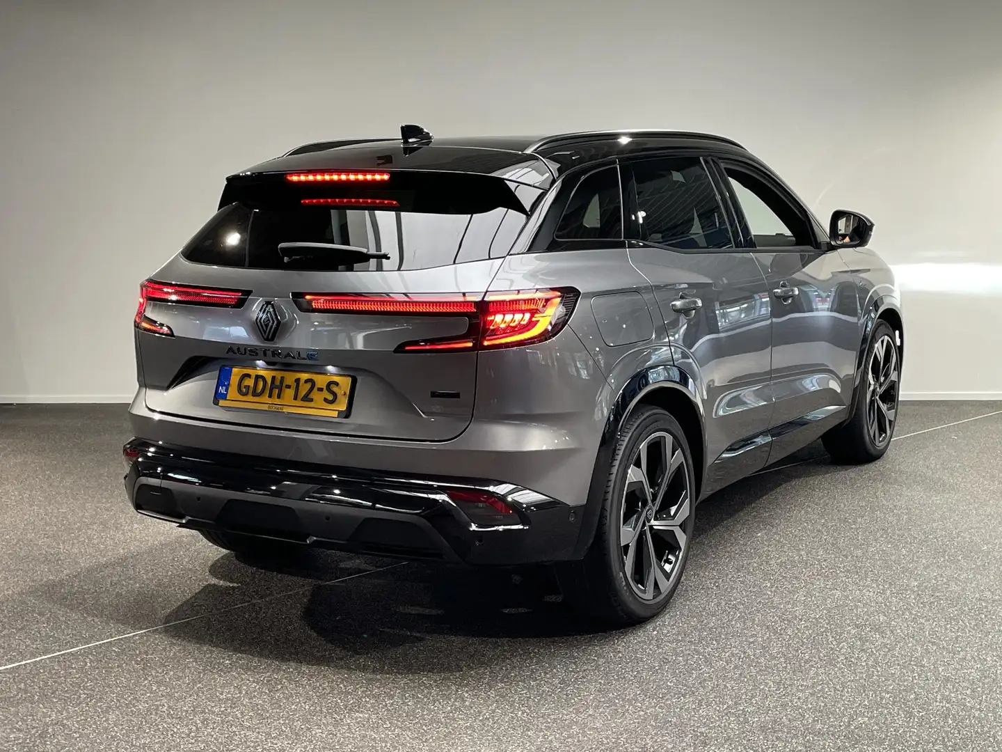 Renault Austral 1.2 E-Tech full hybrid 200 iconic esprit Alpine Cl Gris - 2