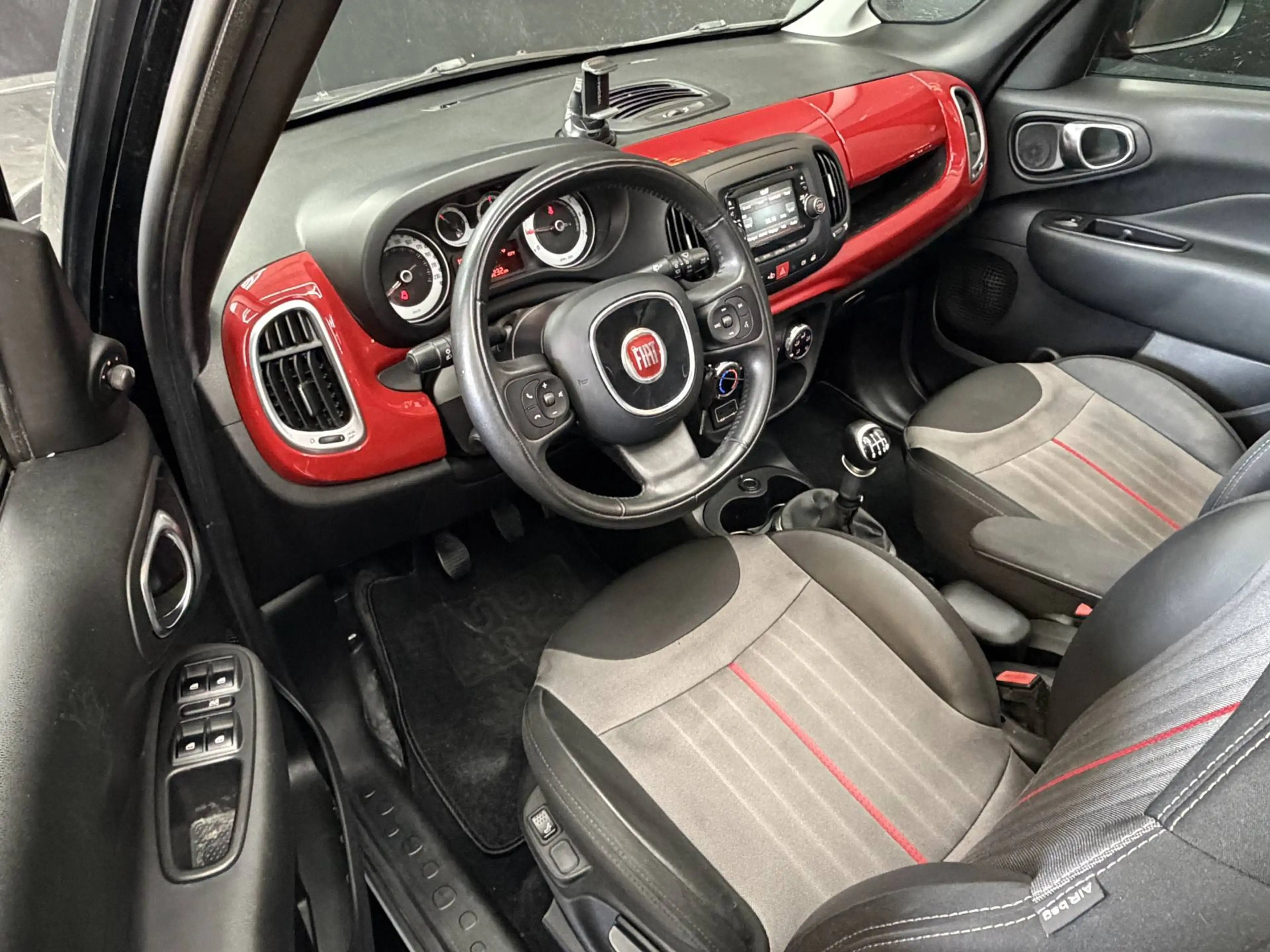 Fiat 500L 1.4i EDITION * EURO 6B * TOIT PANORAMIQUE * CLIMATISATION * GARANTIE 1 AN !! — photo 12