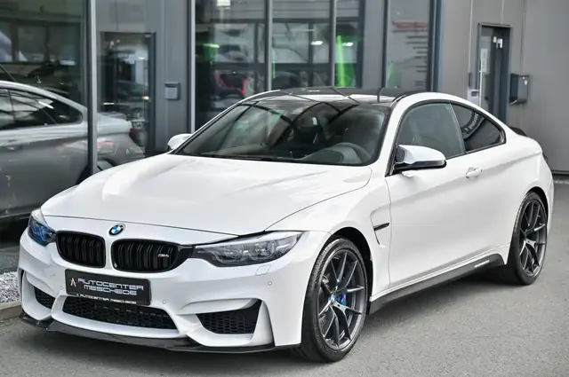 BMW M4 view 2