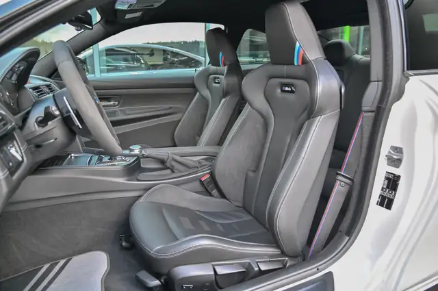 BMW M4 view 14