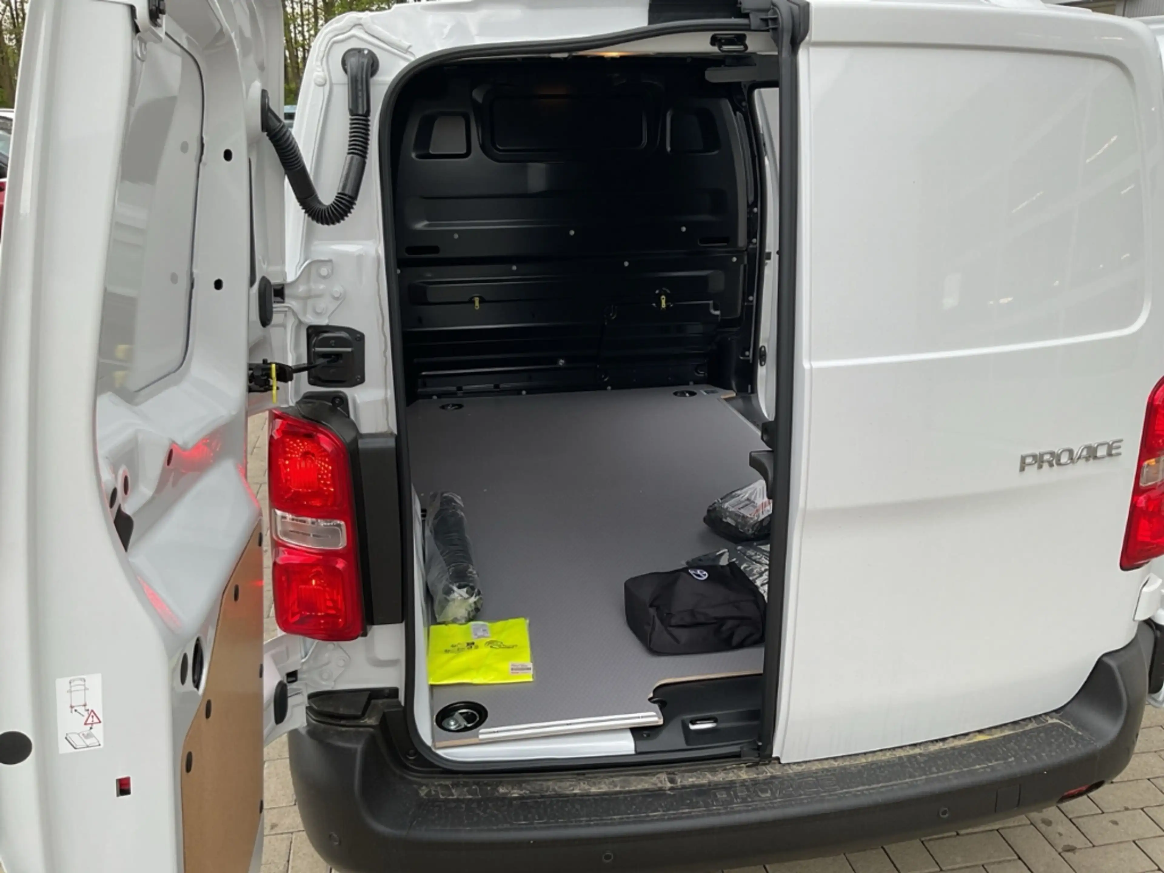 Toyota Proace L1 Kasten Work DAB Spurhalteass. Fernlichtass. Ver — photo 7