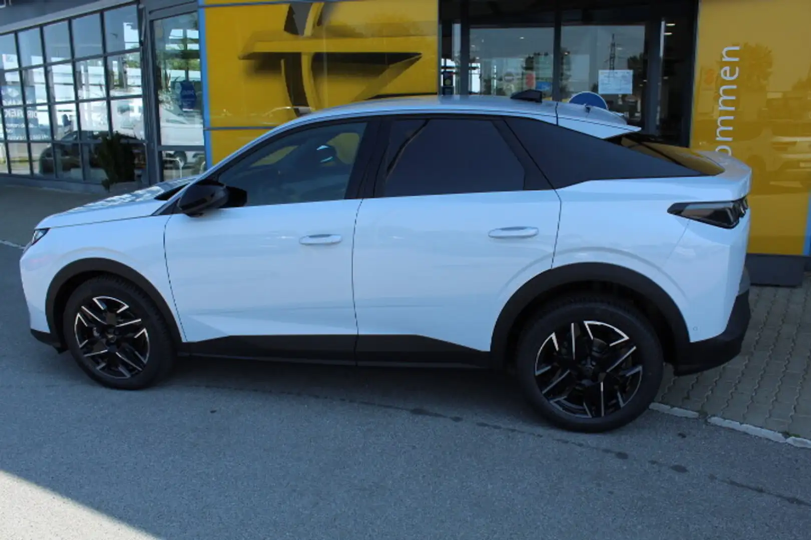 Peugeot 3008 Hybrid 145 e-DCS6 Allure Business Weiß - 2