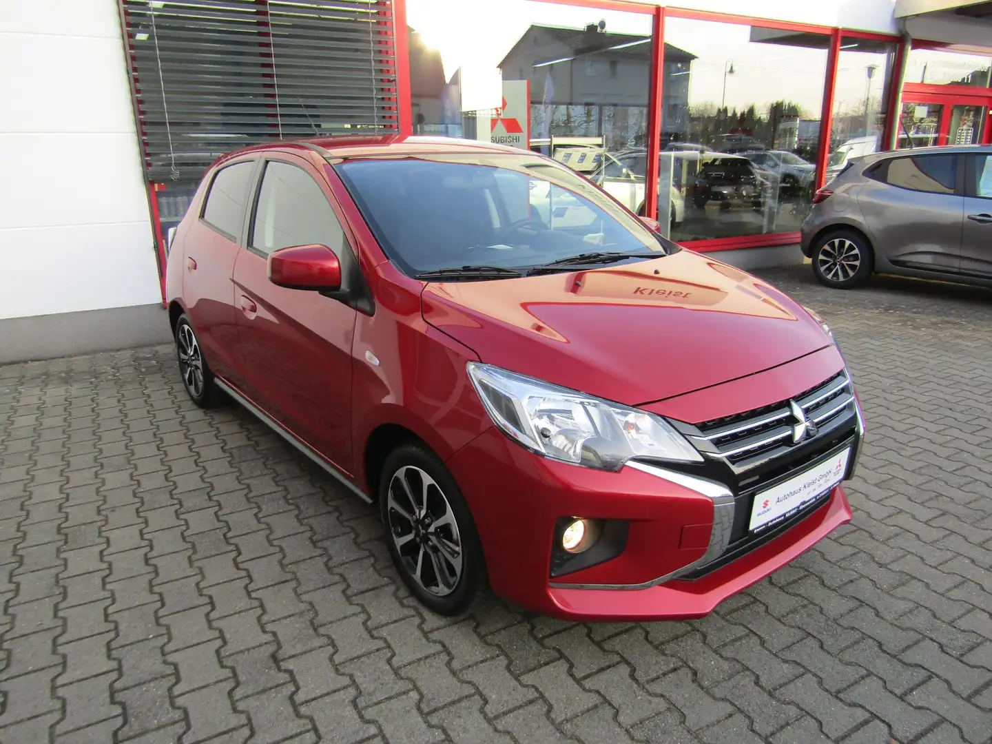 Mitsubishi Space Star 1.2Select Plus CVT Allwetter Kamera Sitzheizung Rood - 1