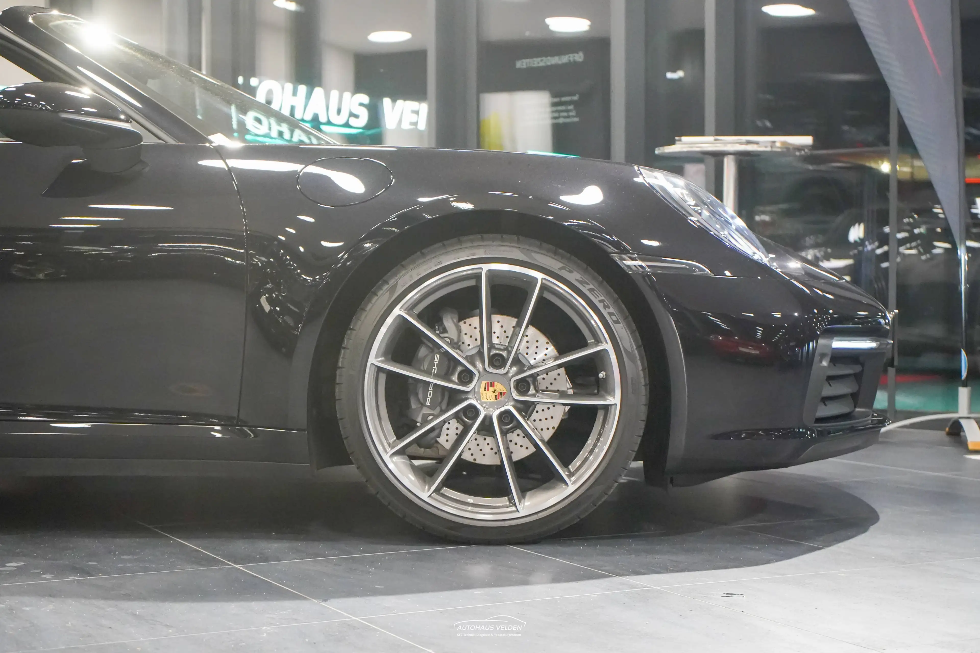 Porsche 992 Carrera Cabriolet Porsche APPROVED 3 Jahre NEU — photo 13