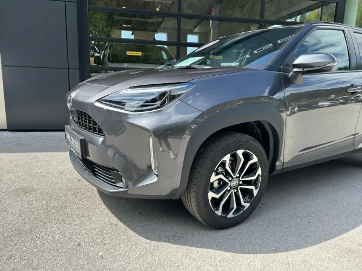 Toyota Yaris Cross Hybrid 4x4 Zilver - 2