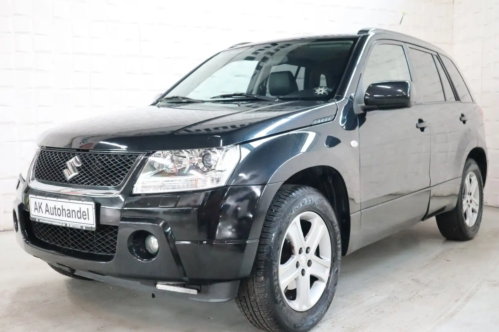 Suzuki Grand Vitara Navi Vollleder PDC SHZ AHK Noir - 1