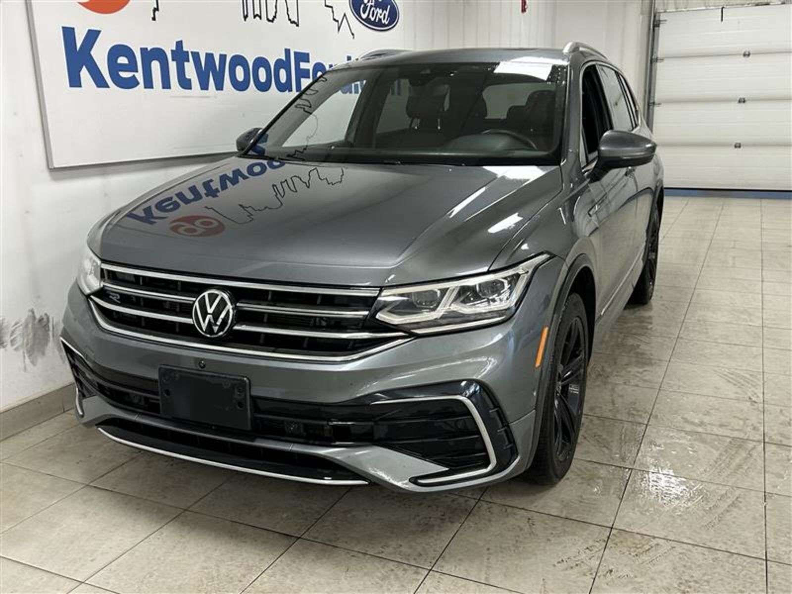 2023 Volkswagen Tiguan Highline R-Line| Dual Zone A\C| Heated Front Seats — снимка 1