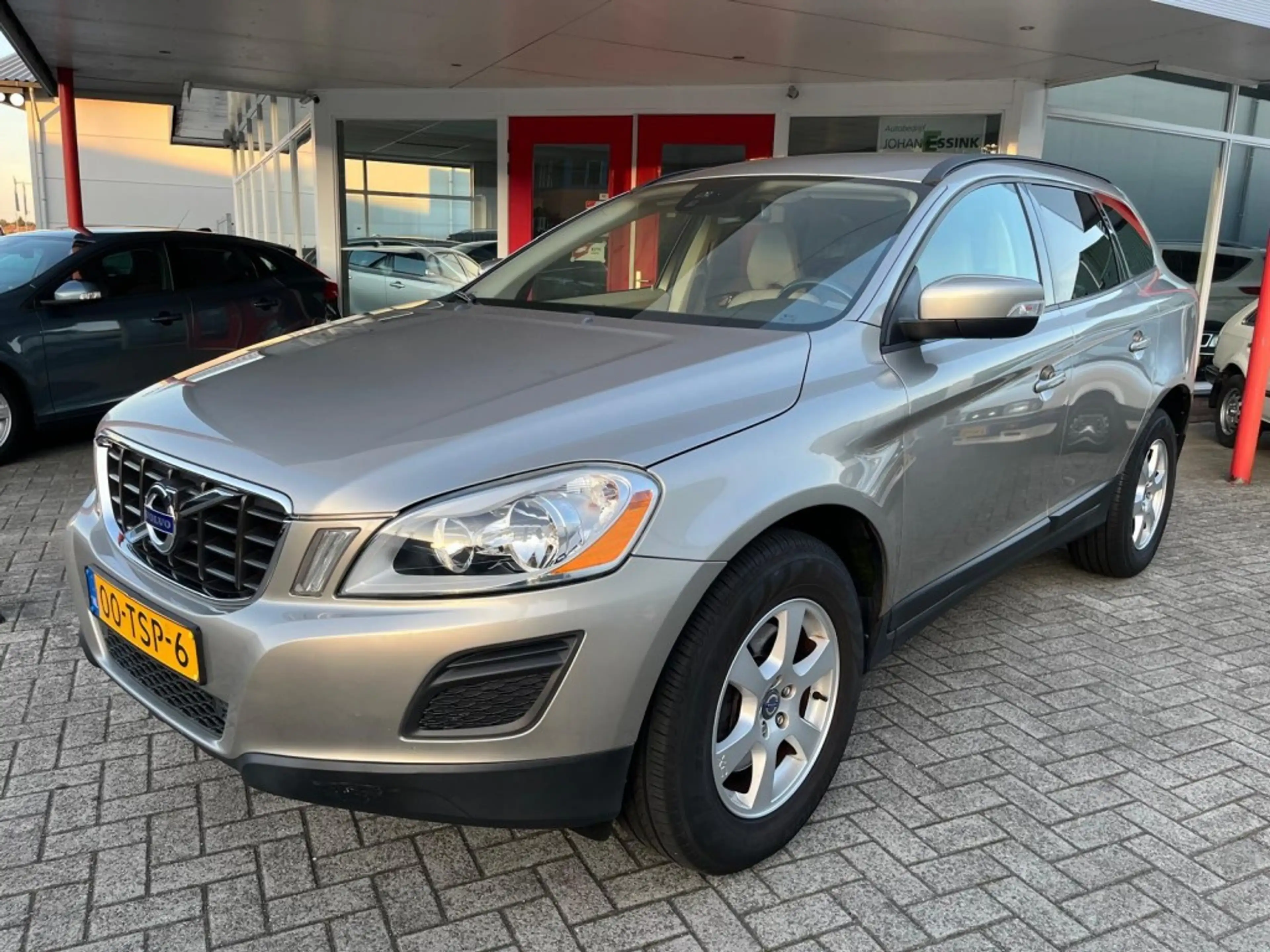 Volvo XC60 2.0T T5 Aut. 240PK Momentum Trekhaak/Bluethooth/St