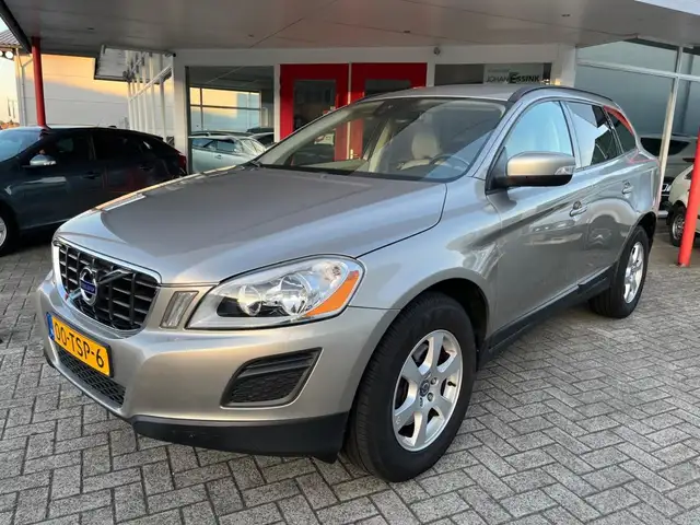 Volvo XC60 2.0T T5 Aut. 240PK Momentum Trekhaak/Bluethooth/St