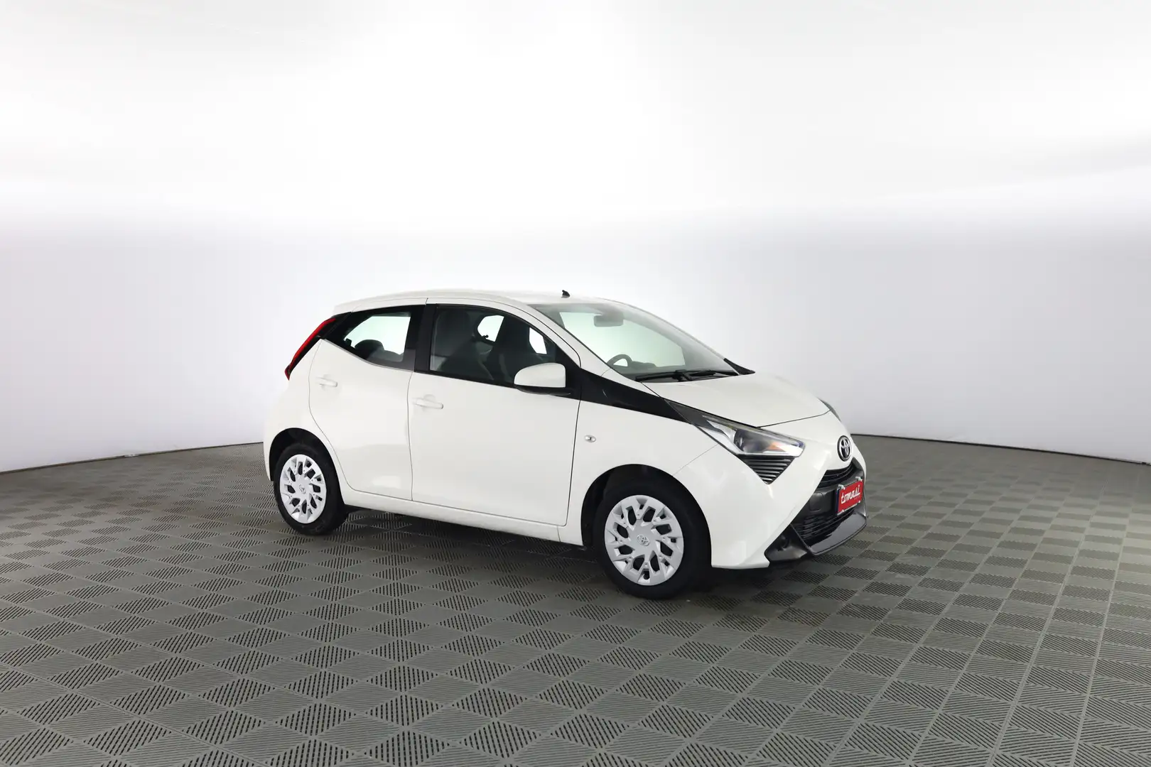 Toyota Aygo TOYOTA Aygo Connect 1.0 VVT-i 72 CV 5 porte x-musi Bianco - 2
