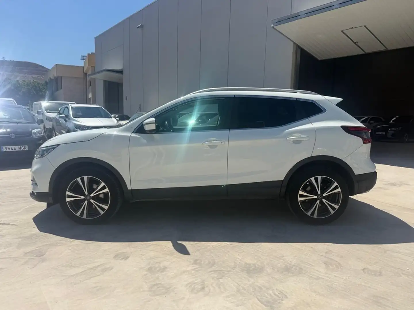 Nissan Qashqai DIG-T 117 kW (160 CV) E6D ACENTA Blanco - 2