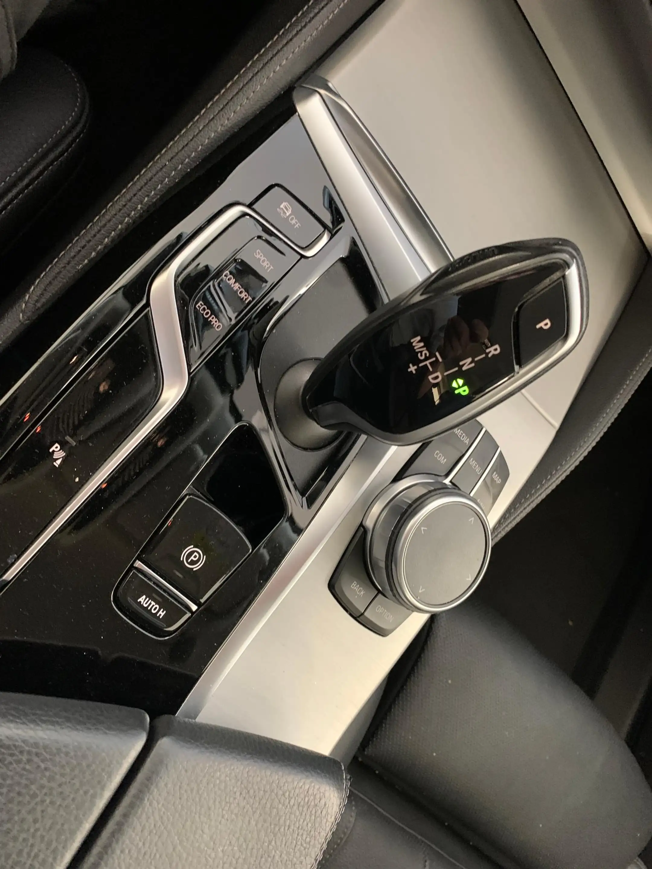 BMW 530 d Luxury Line|LiveCockpProf|ACC|Memory|Kam — photo 13