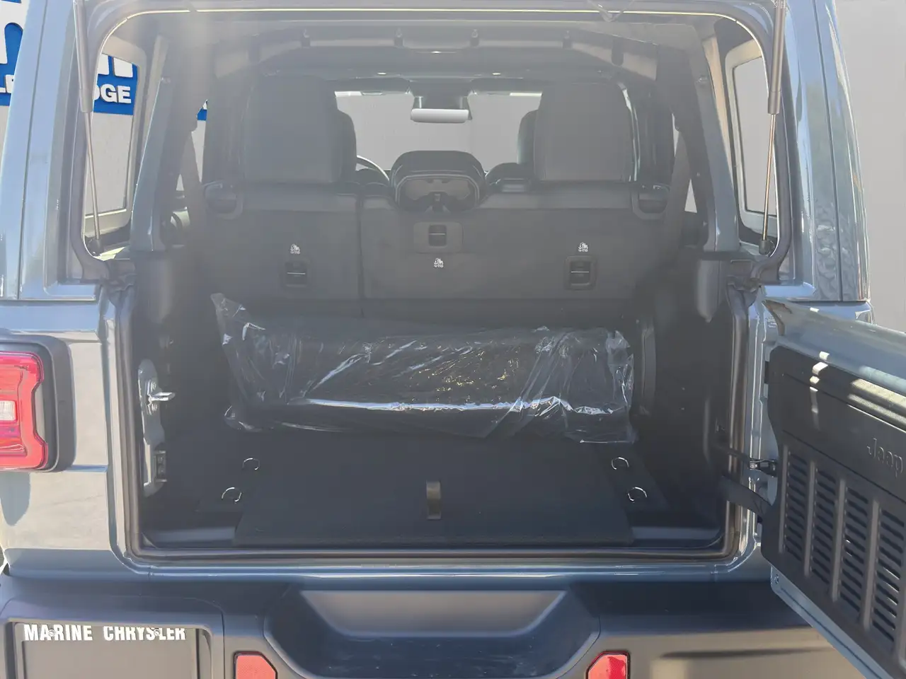 Jeep Wrangler снимка Jeep Wrangler