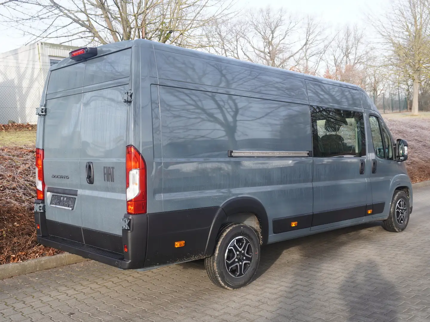 Fiat Ducato Maxi 35 L4H2 180 AT / Snoeks 5-Sitzer Grau - 2