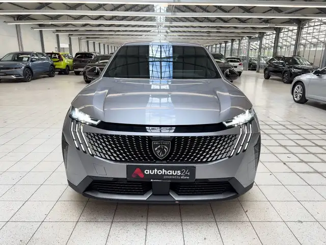 Peugeot 3008 view 2