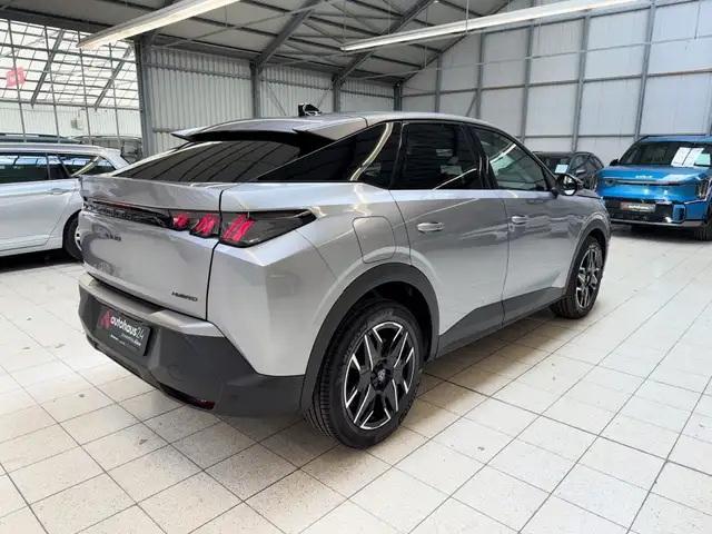 Peugeot 3008 view 5