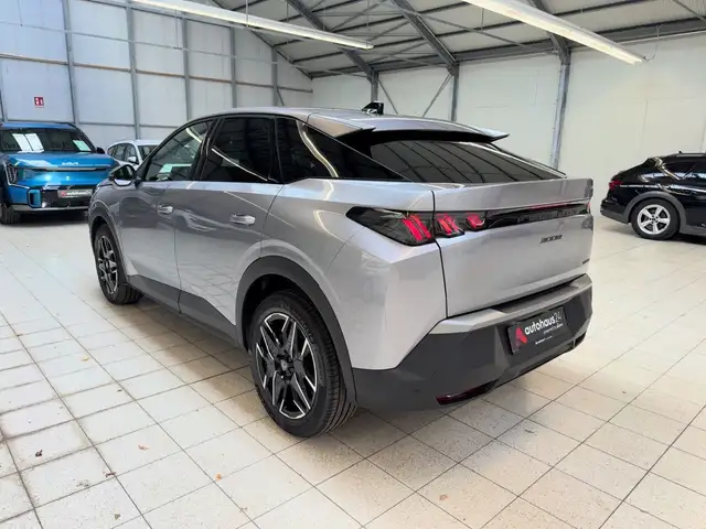 Peugeot 3008 view 4