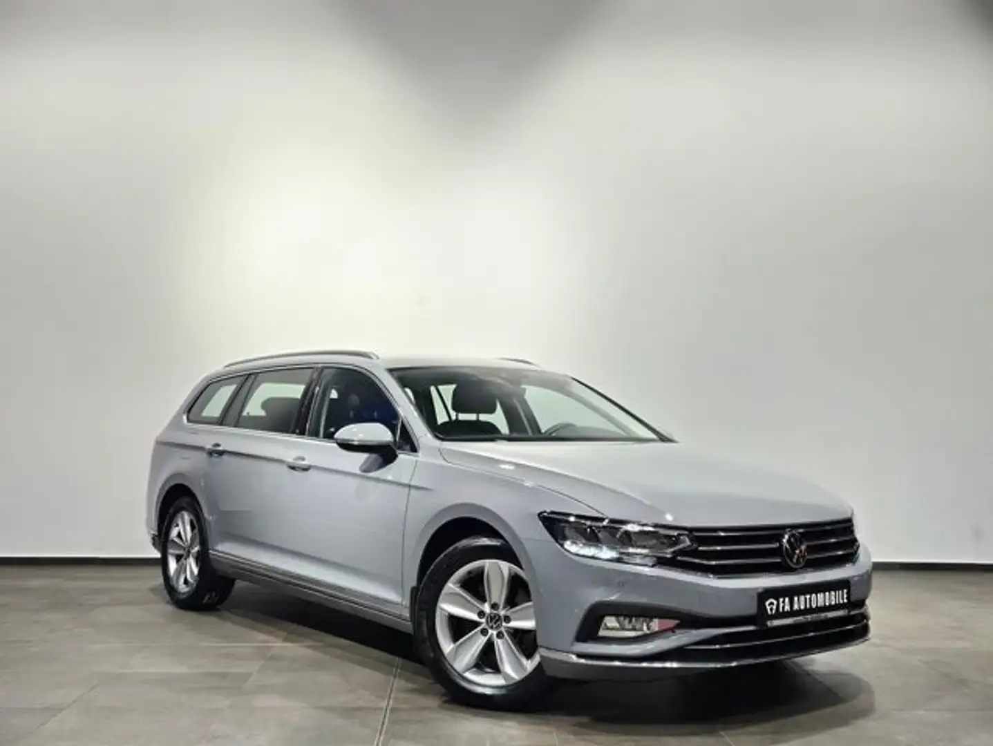 Volkswagen Passat 4Motion Sport Led Navi Leder AHK Kamera Серый - 2