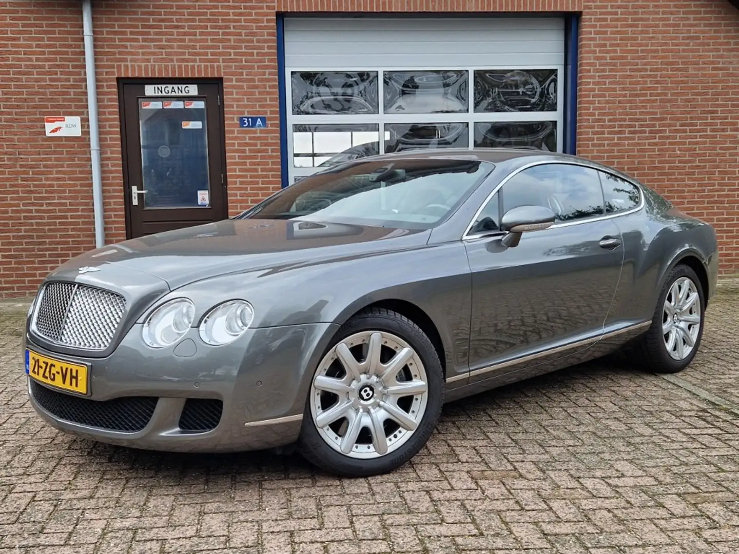Bentley Continental GT GT 6.0 W12 560 Pk Aut. Originele NL-auto Dealer on Gris - 1