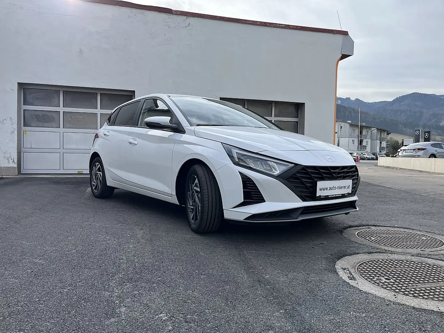 Hyundai i20 1,2 MPI Comfort Line Weiß - 2