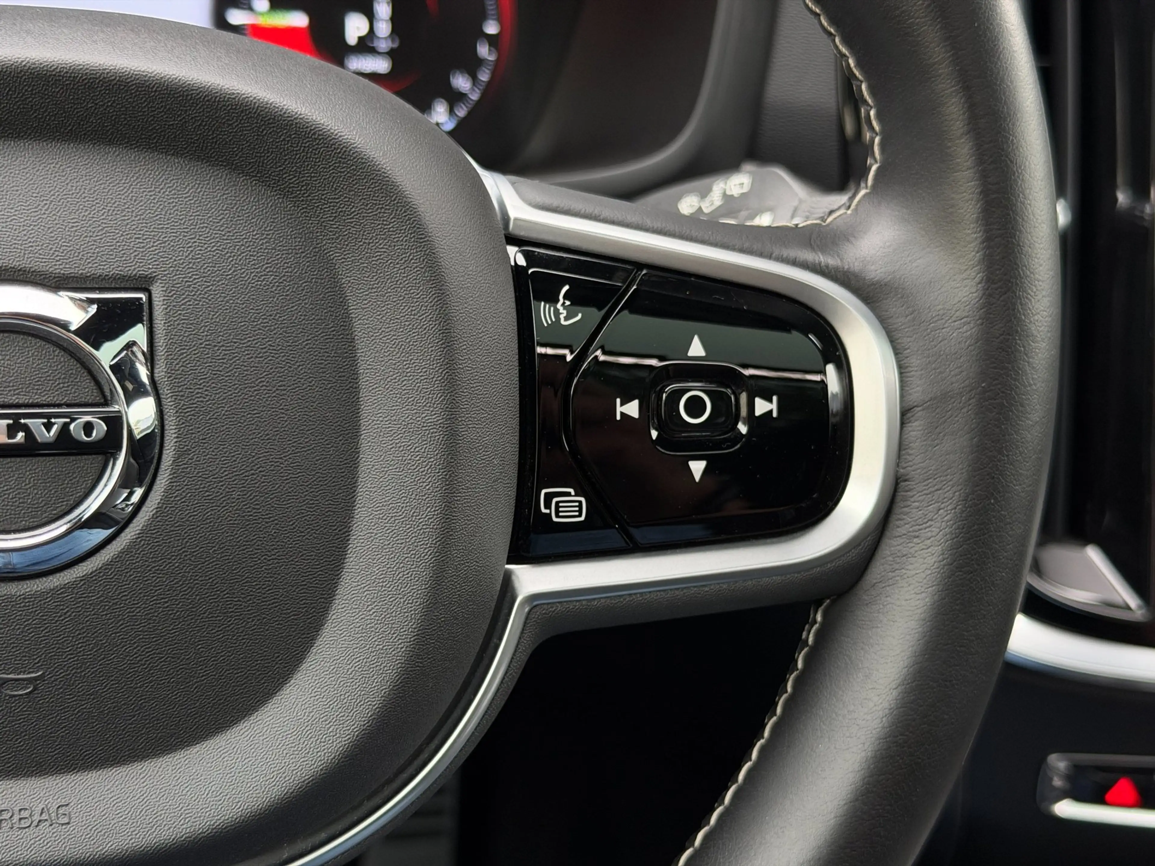 Volvo V60 2.0 T6 Recharge AWD R-Design | Pano | H&K | Camera — photo 34