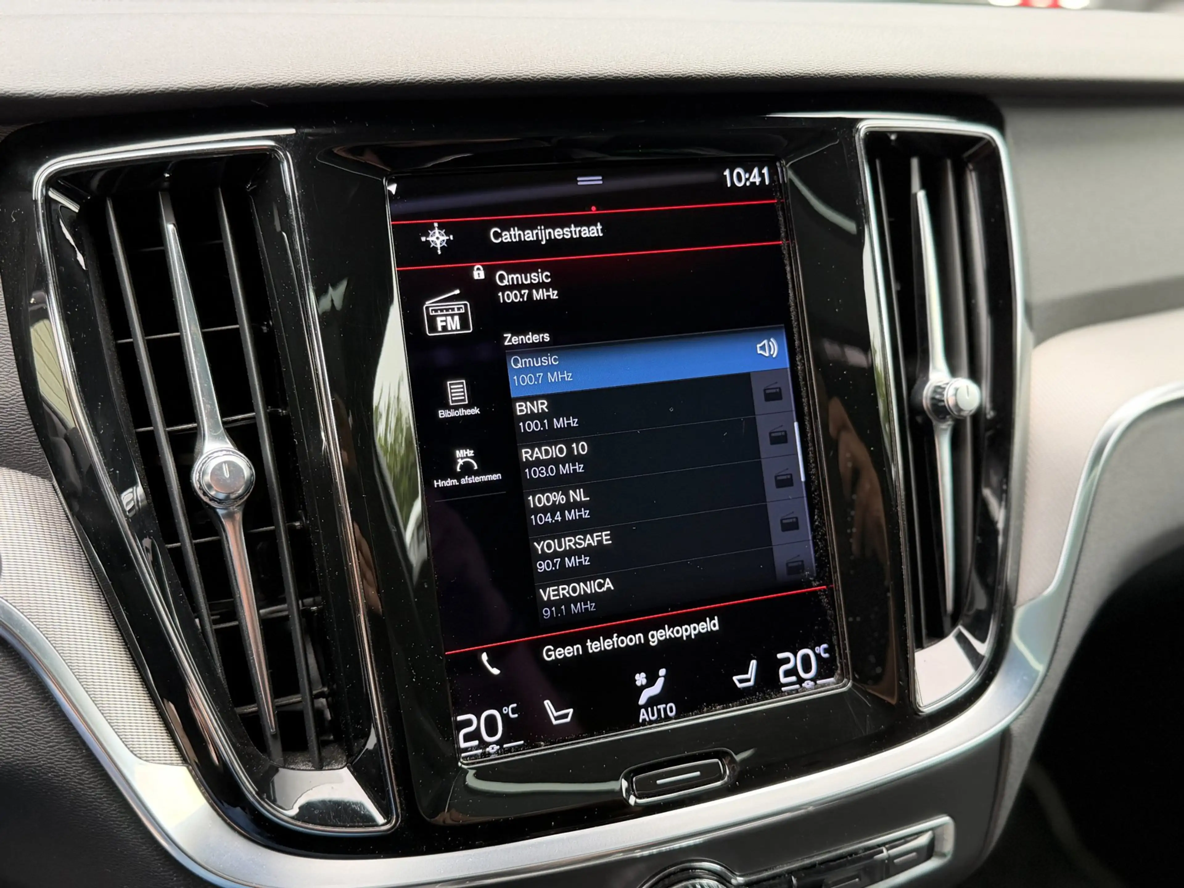 Volvo V60 2.0 T6 Recharge AWD R-Design | Pano | H&K | Camera — photo 44