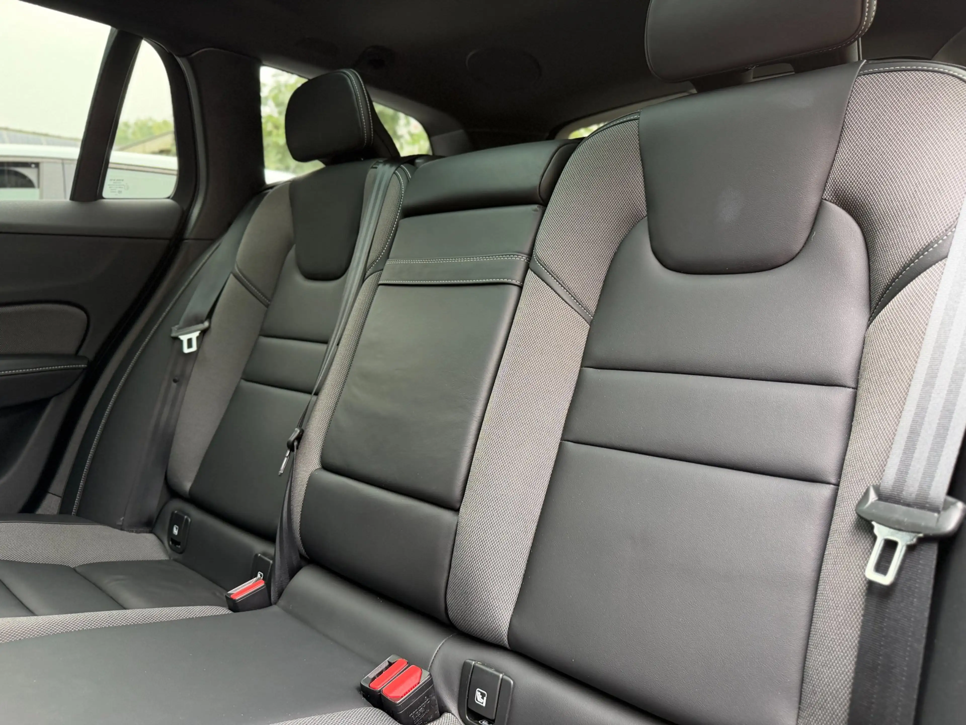 Volvo V60 2.0 T6 Recharge AWD R-Design | Pano | H&K | Camera — photo 50