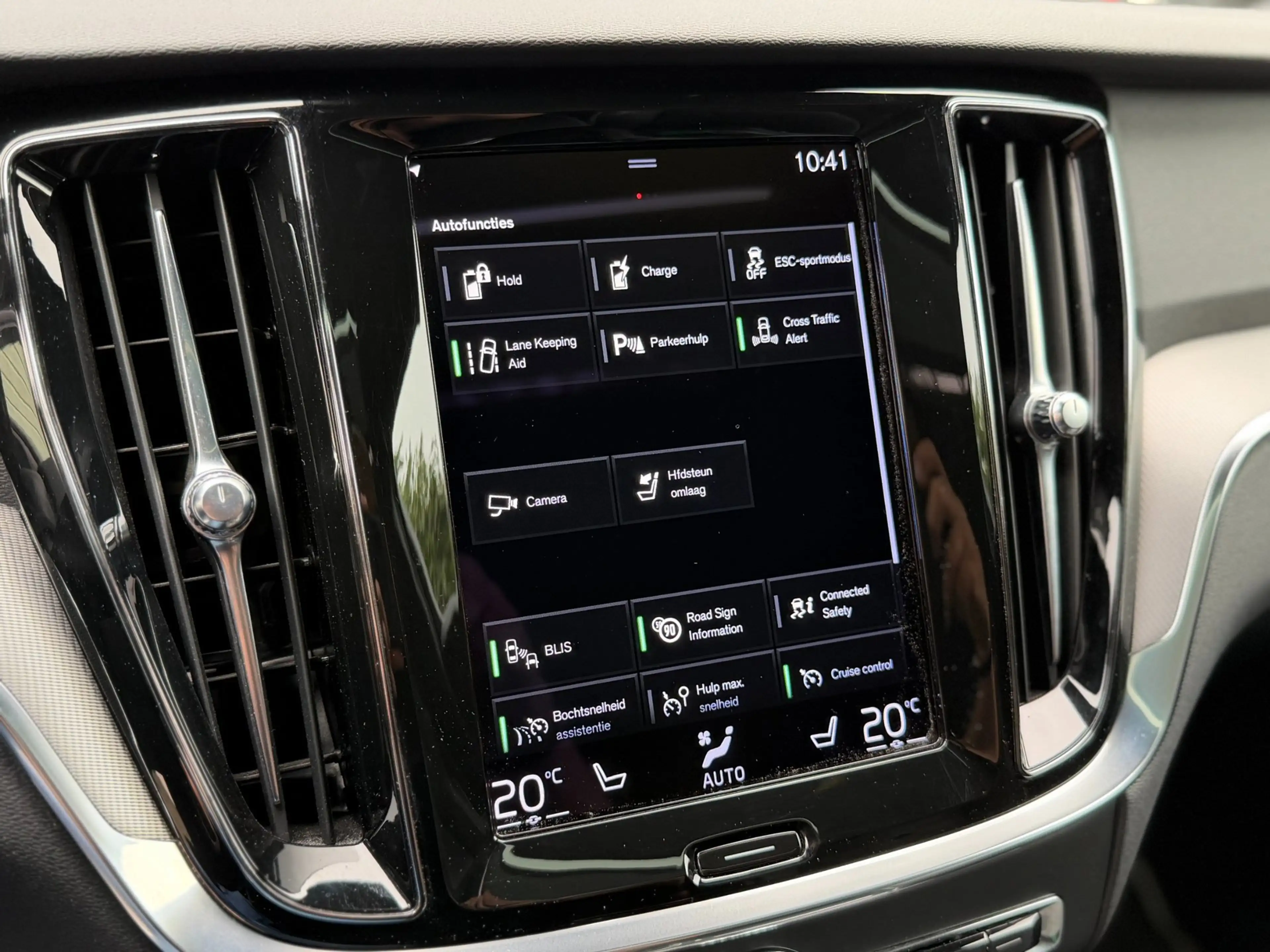 Volvo V60 2.0 T6 Recharge AWD R-Design | Pano | H&K | Camera — photo 42