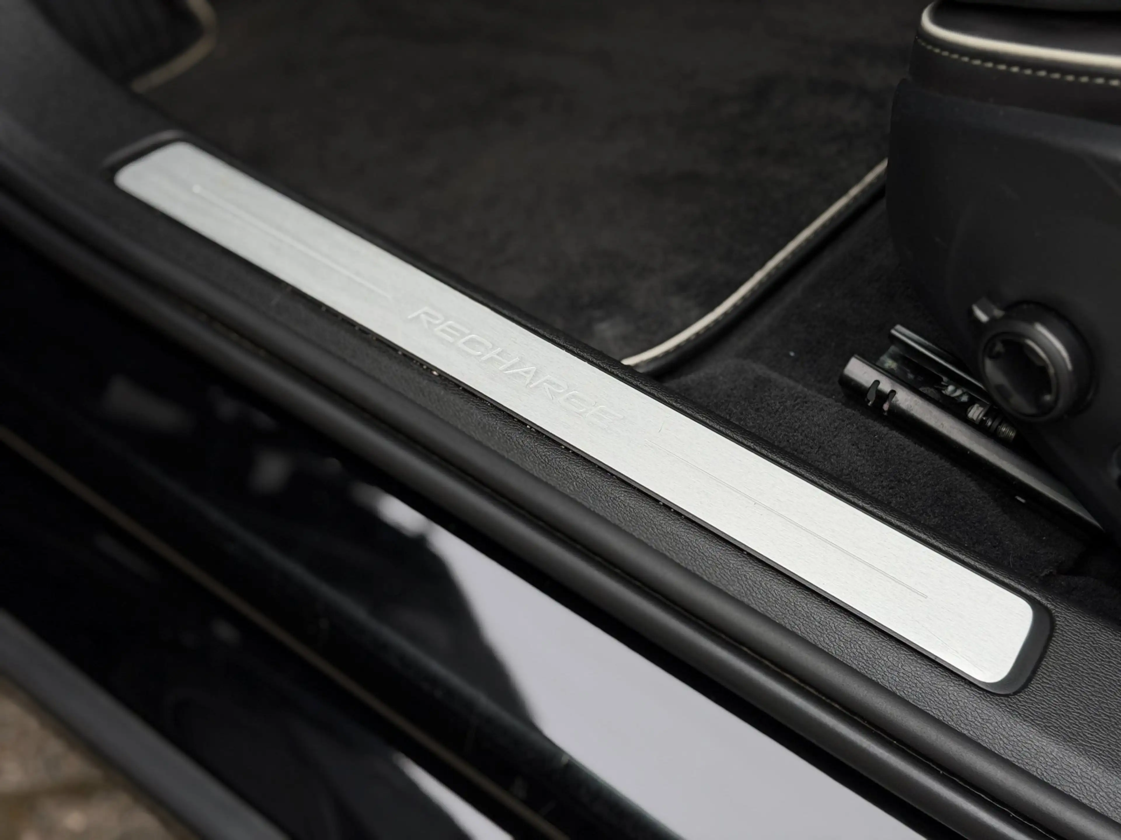 Volvo V60 2.0 T6 Recharge AWD R-Design | Pano | H&K | Camera — photo 27