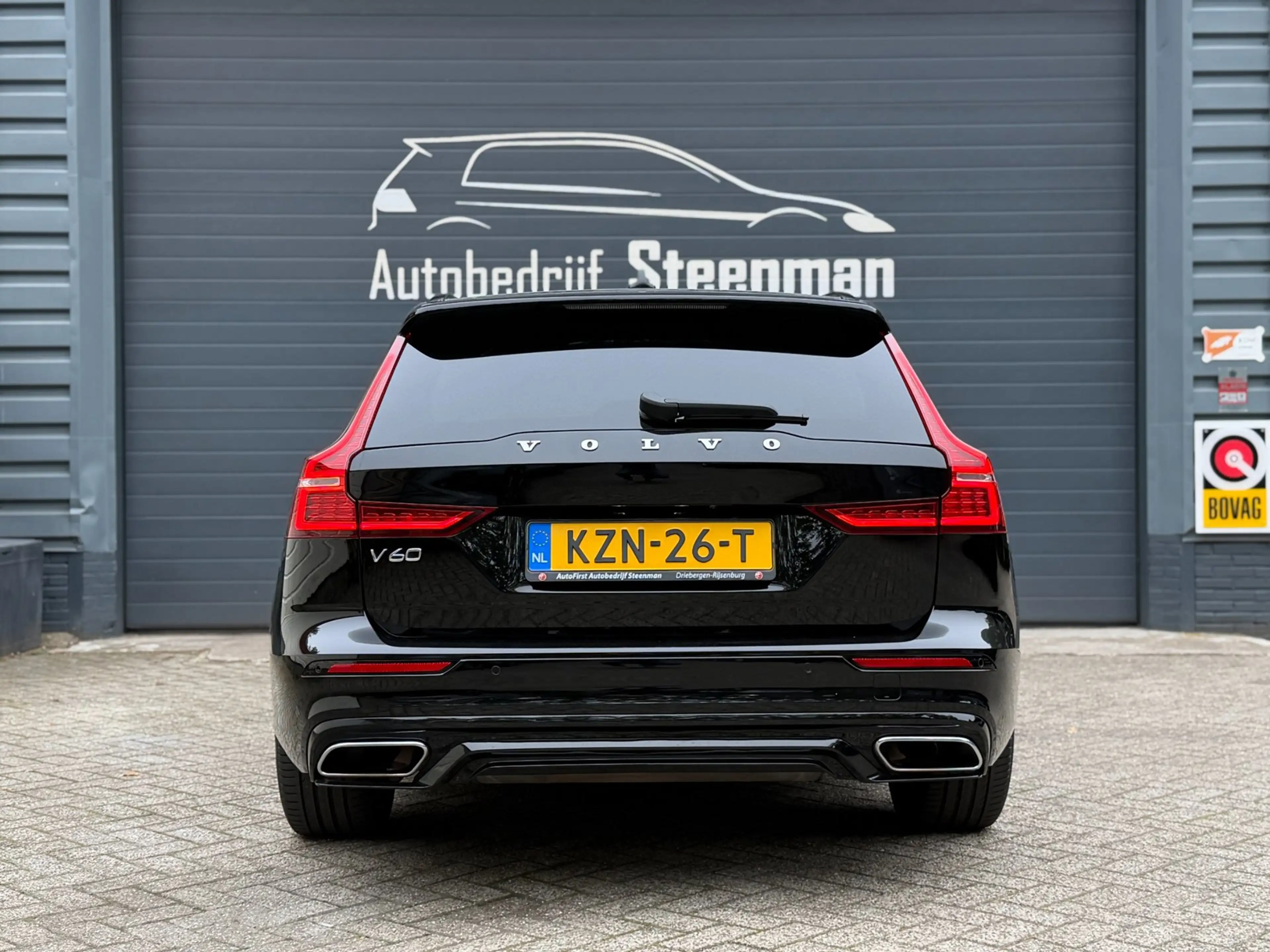 Volvo V60 2.0 T6 Recharge AWD R-Design | Pano | H&K | Camera — photo 16