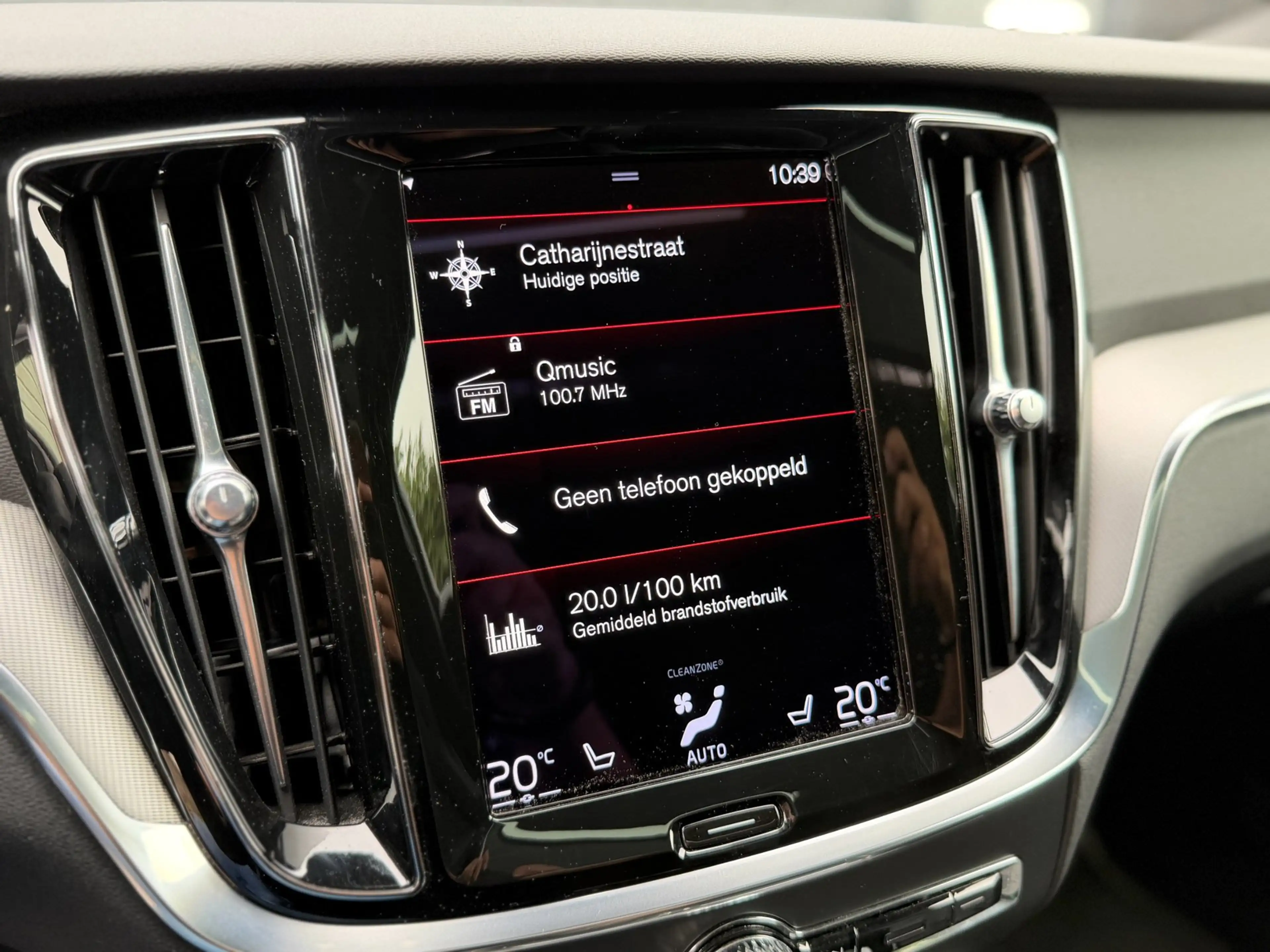 Volvo V60 2.0 T6 Recharge AWD R-Design | Pano | H&K | Camera — photo 39