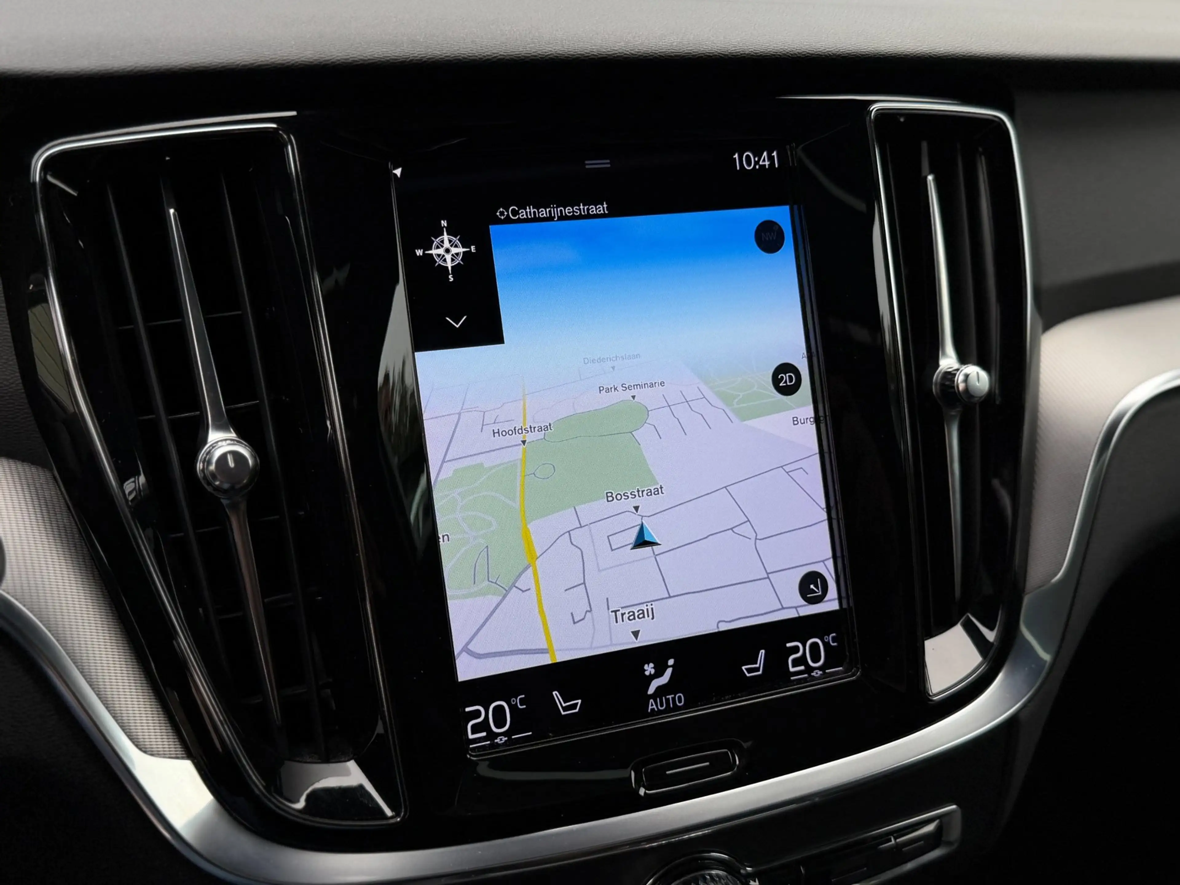 Volvo V60 2.0 T6 Recharge AWD R-Design | Pano | H&K | Camera — photo 43