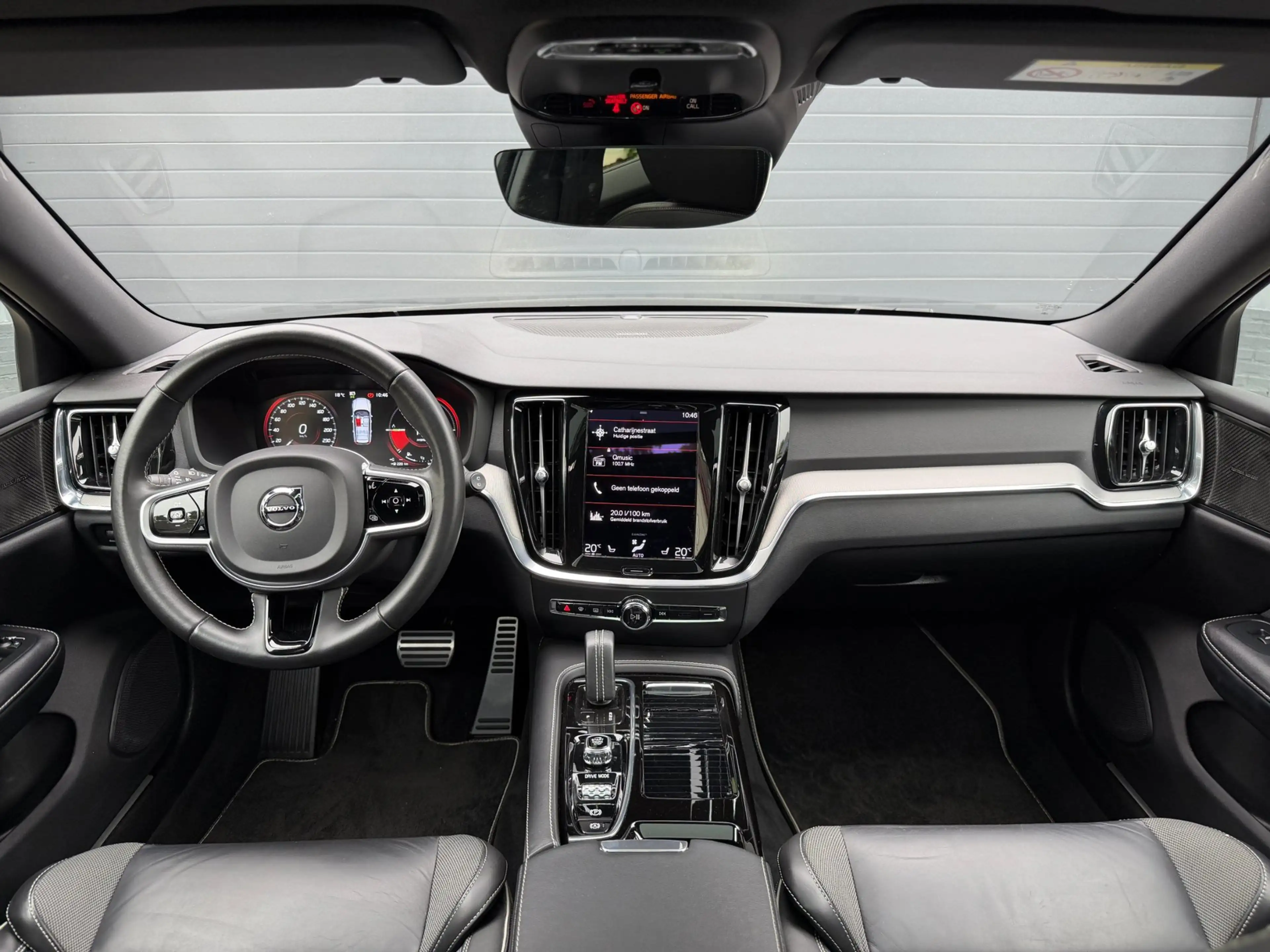 Volvo V60 2.0 T6 Recharge AWD R-Design | Pano | H&K | Camera — photo 3