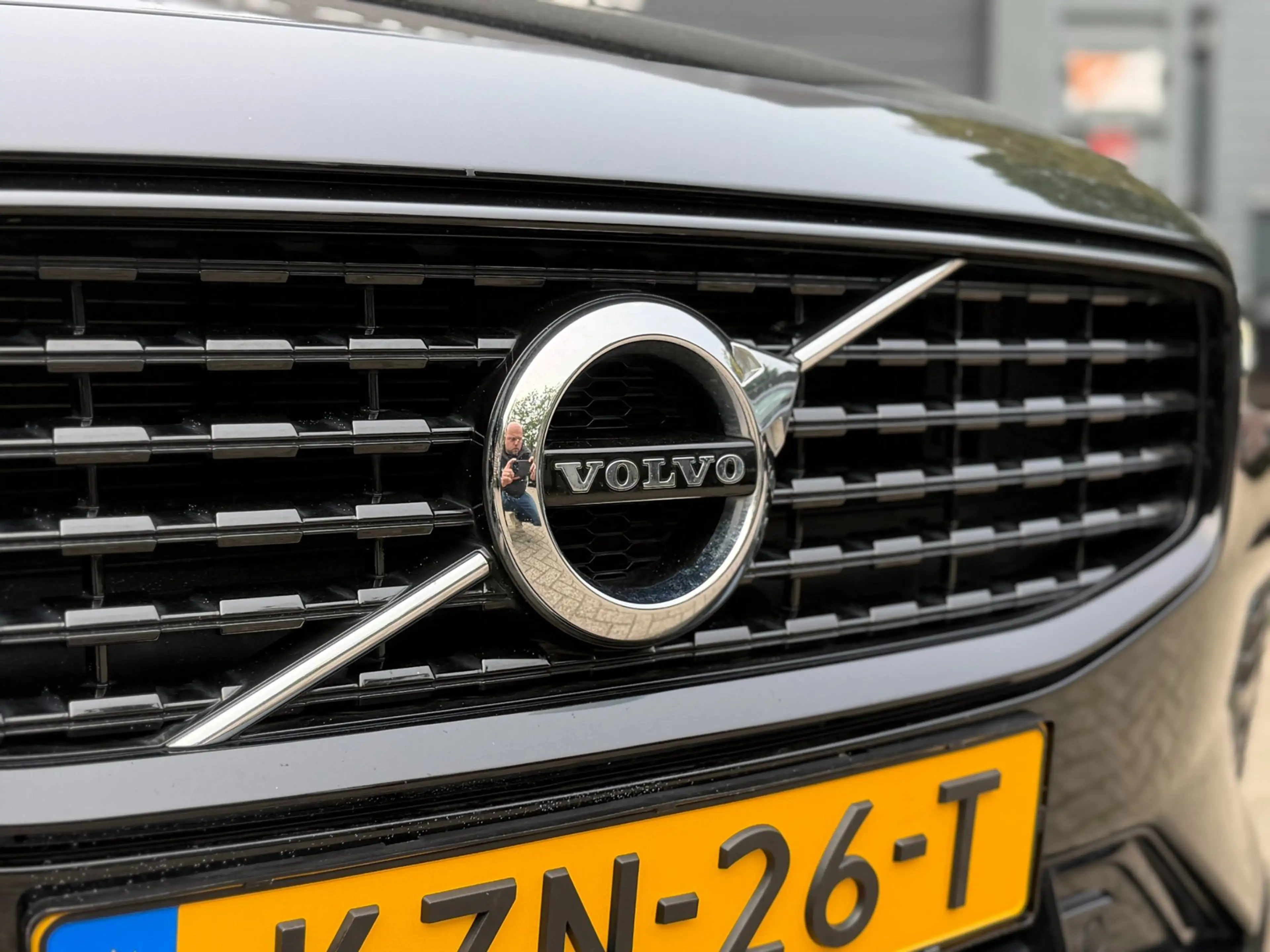Volvo V60 2.0 T6 Recharge AWD R-Design | Pano | H&K | Camera — photo 10