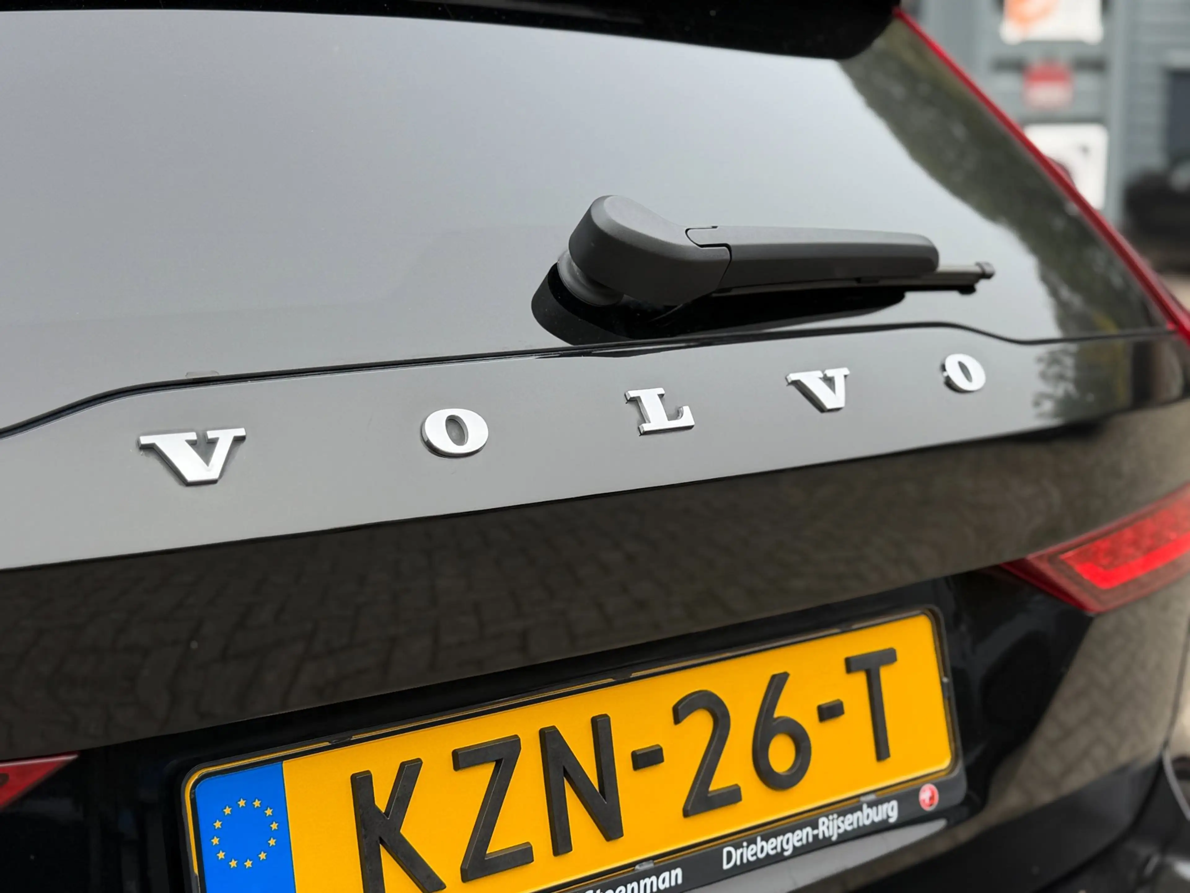 Volvo V60 2.0 T6 Recharge AWD R-Design | Pano | H&K | Camera — photo 13