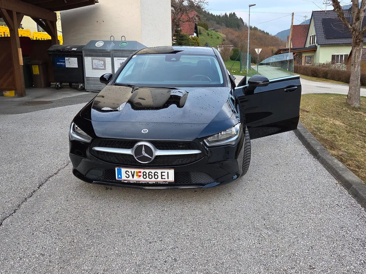 Mercedes-Benz CLA 180 CLA 180 d Shooting Brake Schwarz - 2