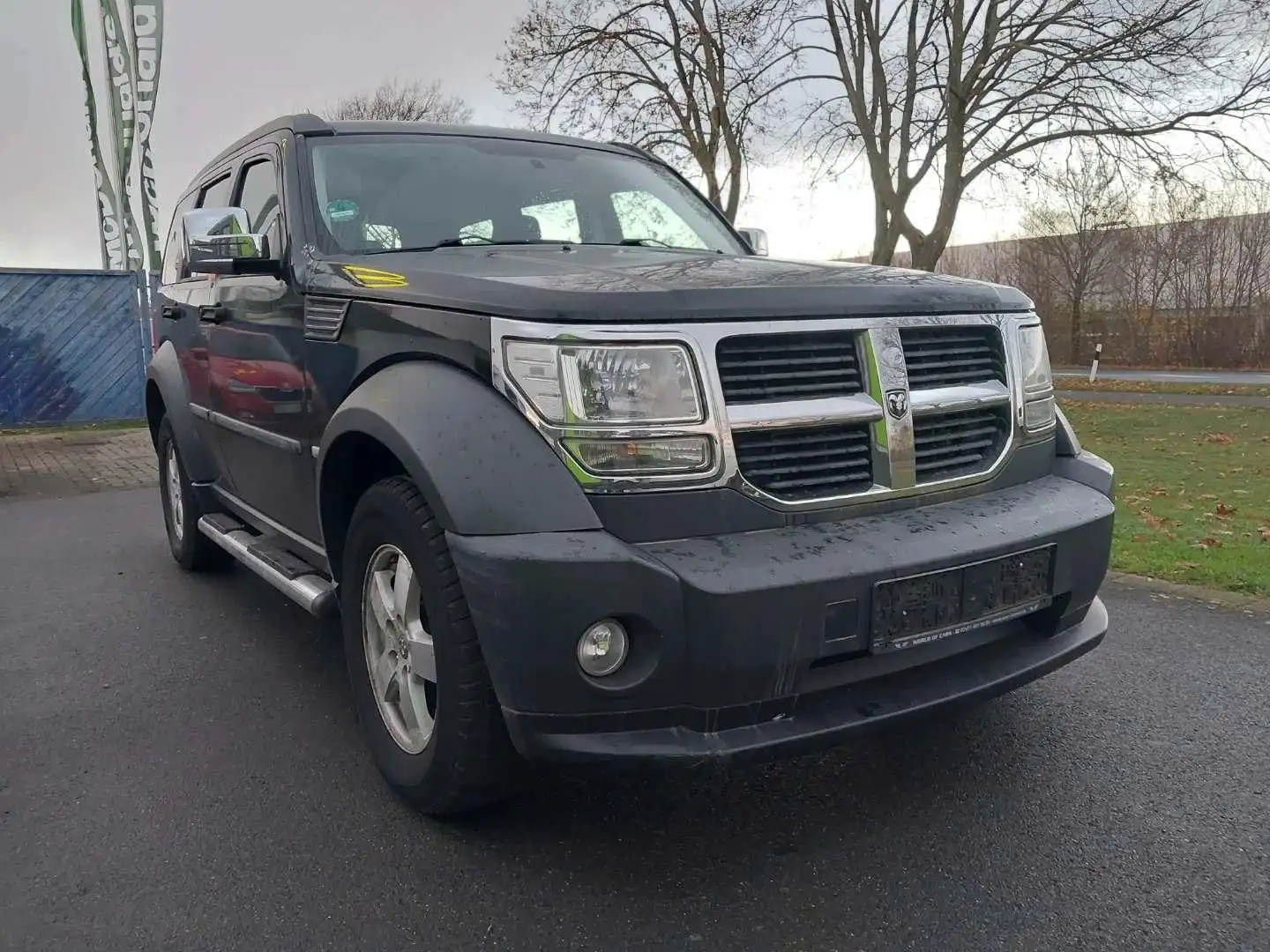 Dodge Nitro 2.8 CRD 4x4 Automatik Klima Tempomat Schwarz - 2