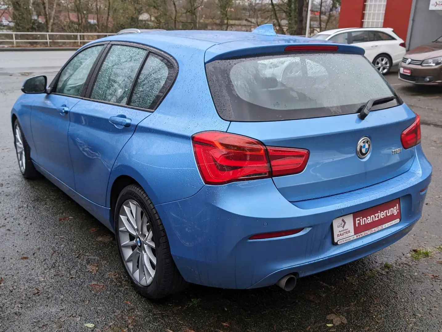 BMW 118 i Advantage 2018 NAVI LED Sitzhzg nur 60tKM Blau - 2