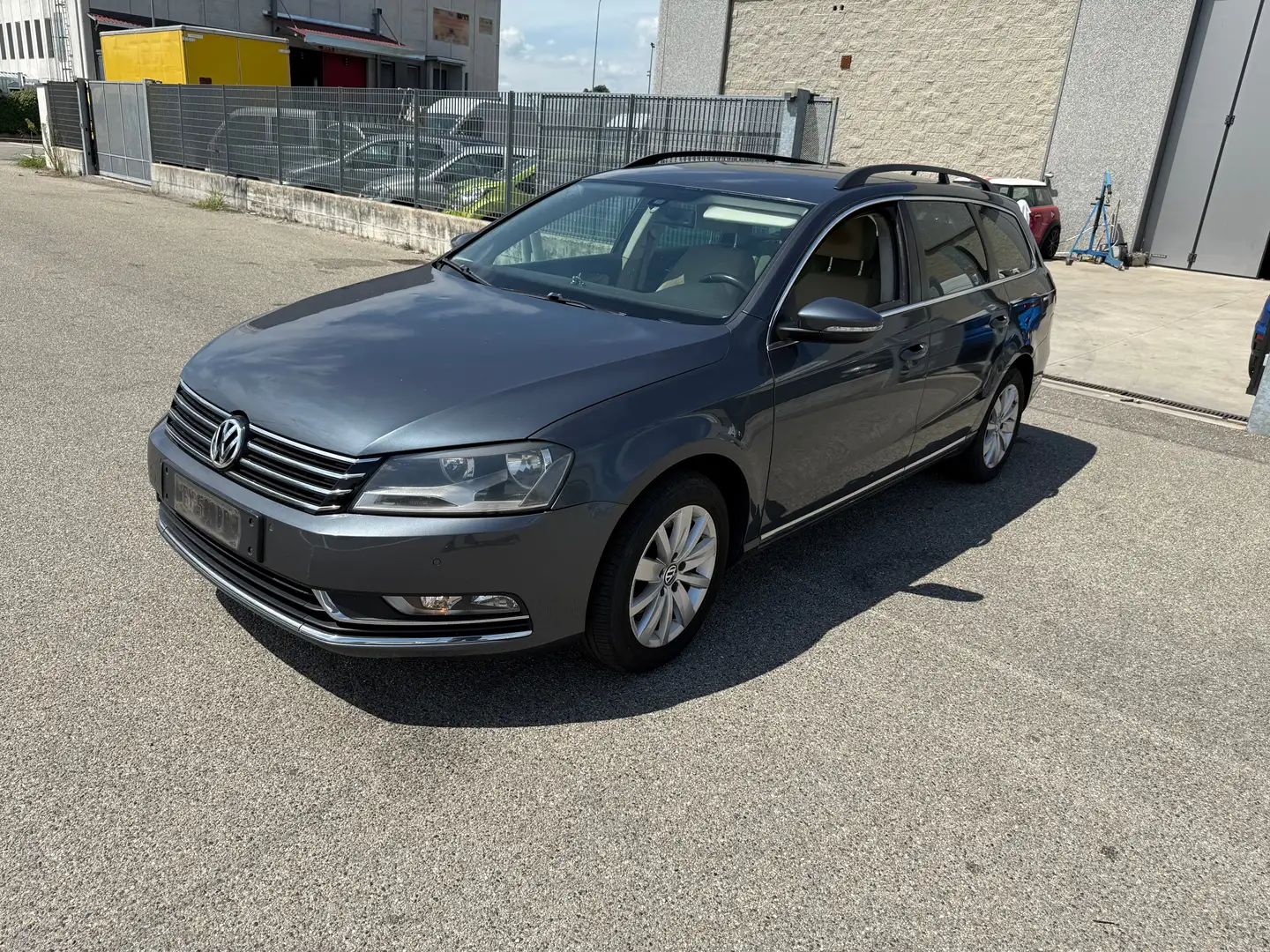 Volkswagen Passat Variant Passat 1.4 tsi Comfortline SOLO PER ESPORTAZIONE Grigio - 2