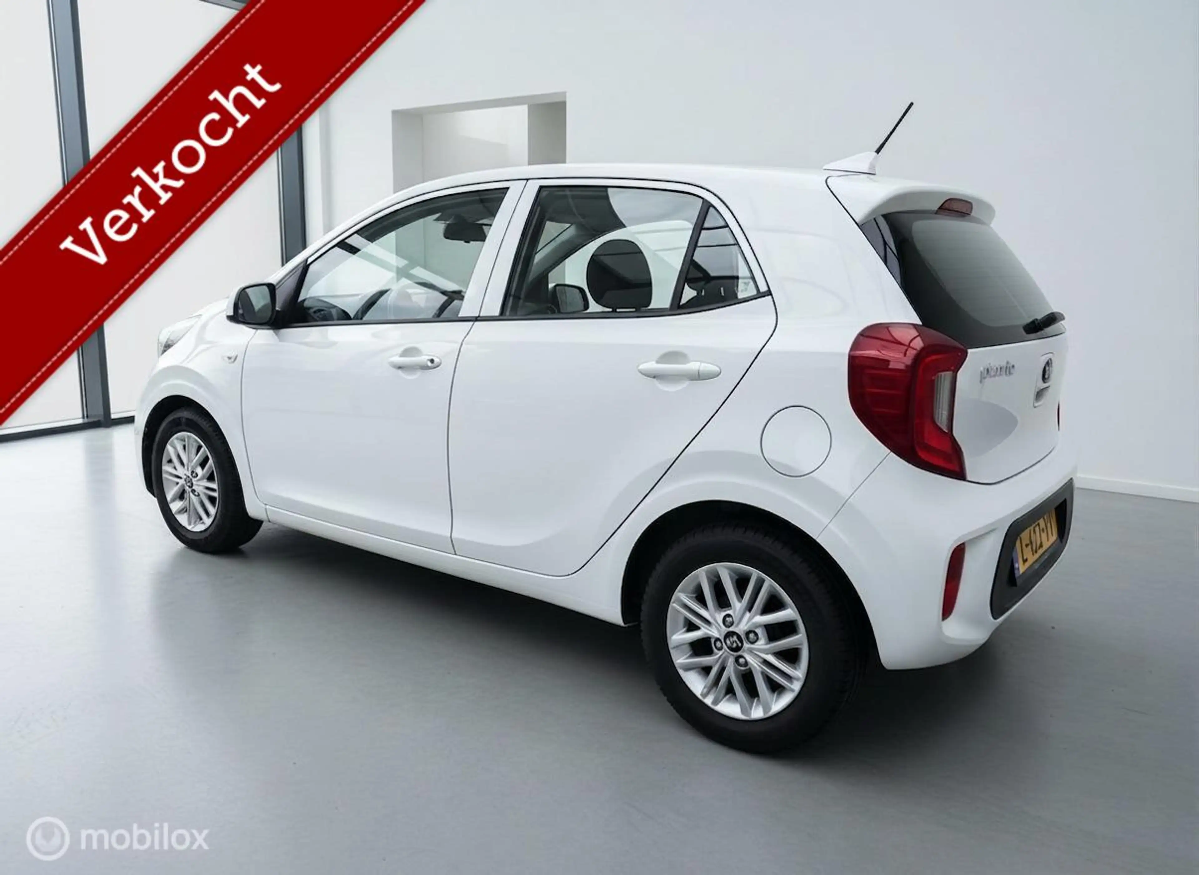 Kia Picanto 1.0 DPi DynamicLine | Camera | Navi | CarPlay | Cr — photo 4