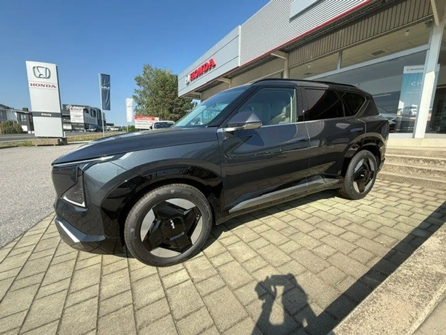 Kia EV5 EV5 FWD 81,4kWh Launch Edition Launch Edition Grau - 2