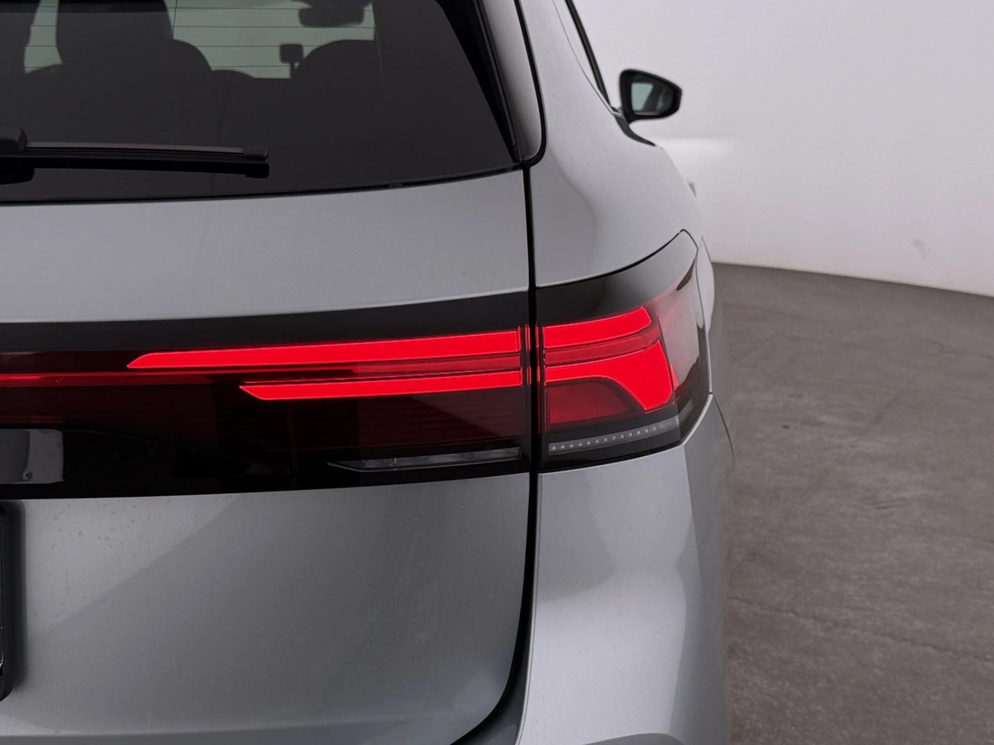 Volkswagen Passat Variant 2.0 TDI Business Aut LED 360-CAM — photo 12
