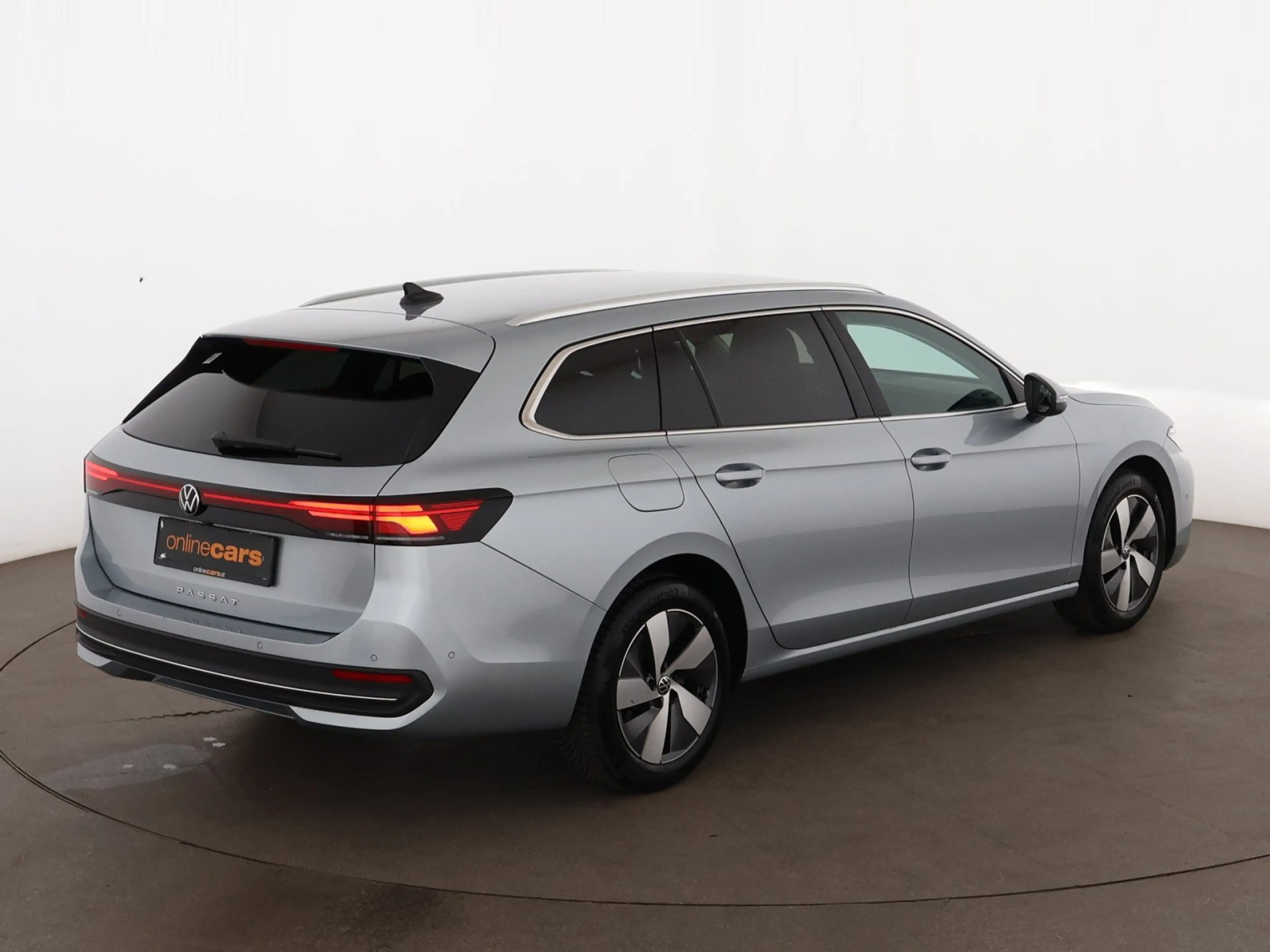Volkswagen Passat Variant 2.0 TDI Business Aut LED 360-CAM — photo 9