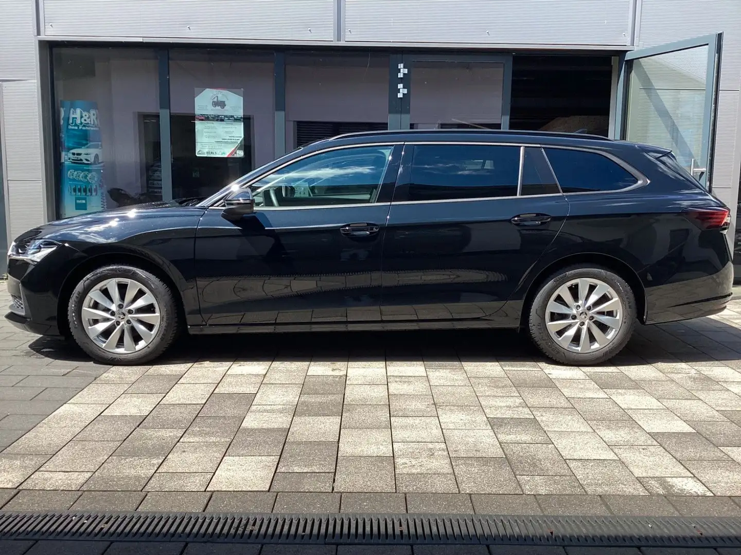 Skoda Superb Combi TSI mHEV Selection Matrix+Navi+AHK Negro - 1