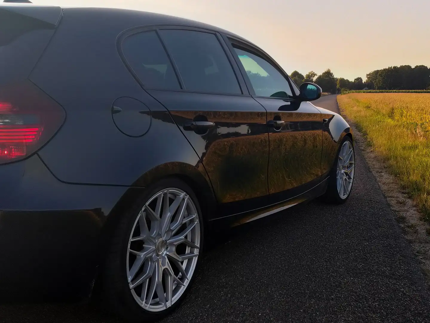 BMW 130 130i Noir - 2