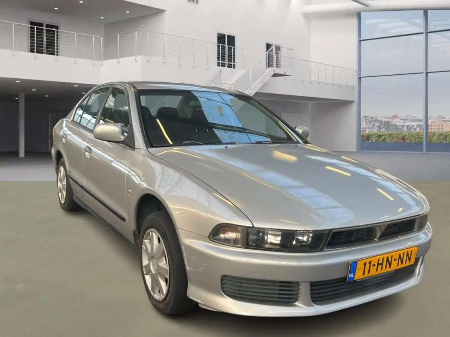 Mitsubishi Galant 2.0 Comfort Grau - 2