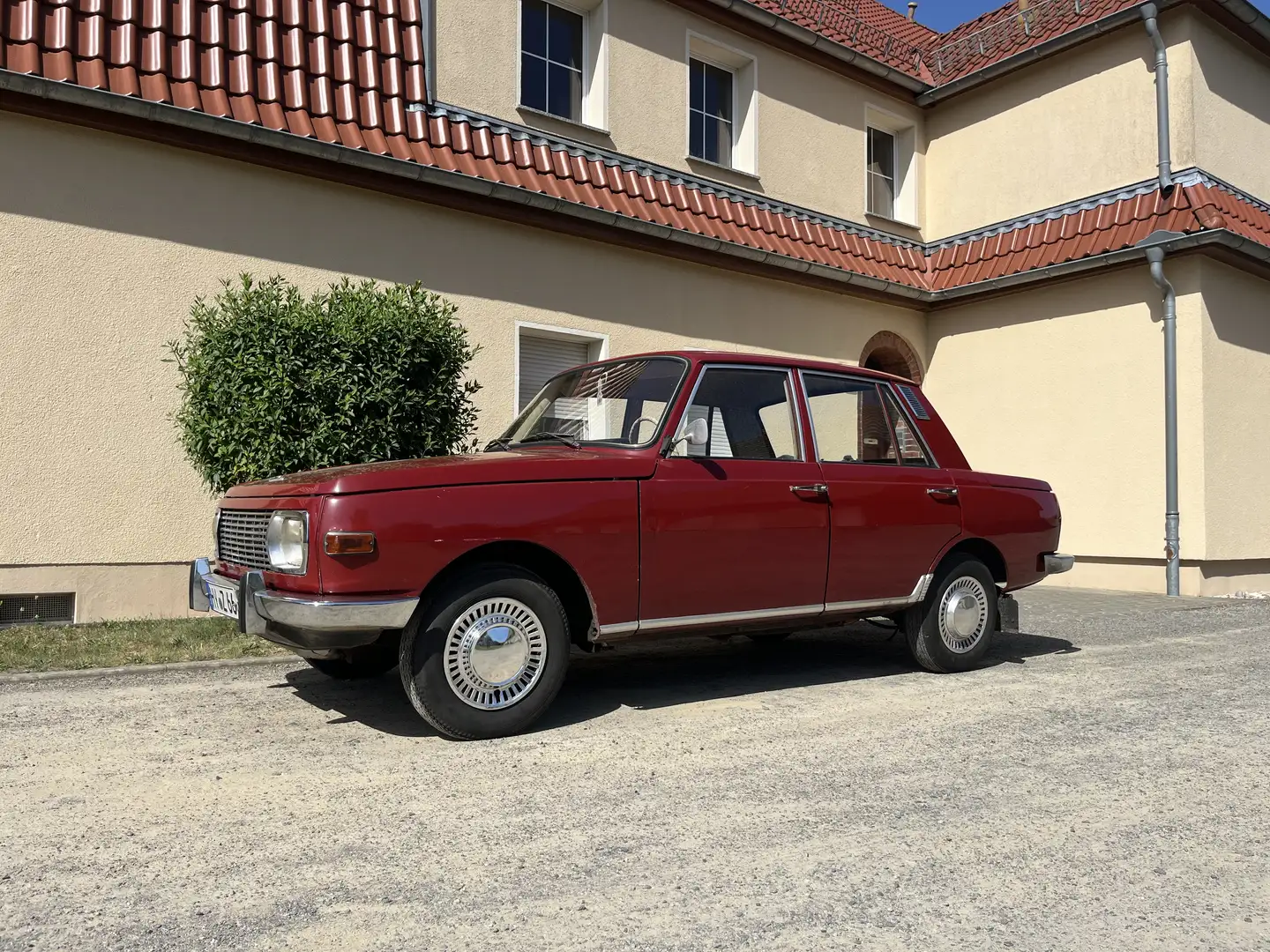 Wartburg 353 Deluxe Rot - 1