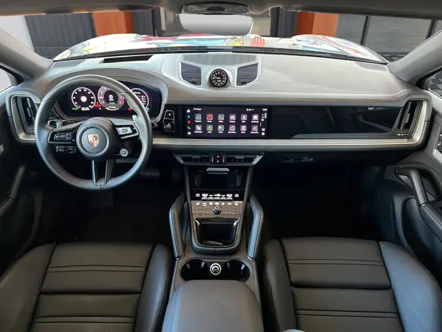 Porsche Cayenne view 7